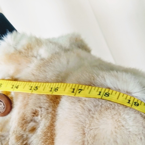 Beautiful vegan vintage fur coat! - Picture 4 of 8